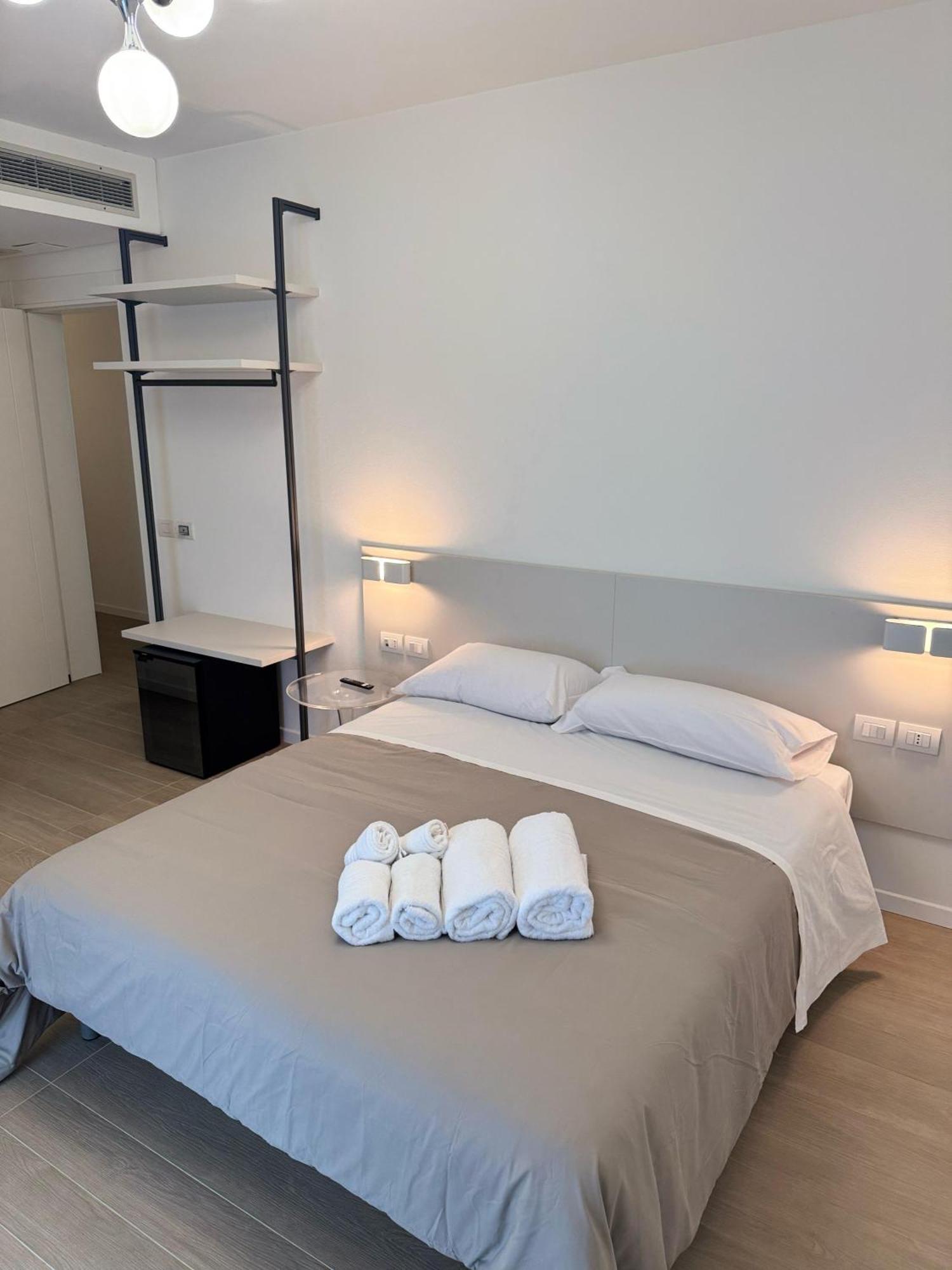 Hotel Villa Mary Santa Maria Di Sala Luaran gambar