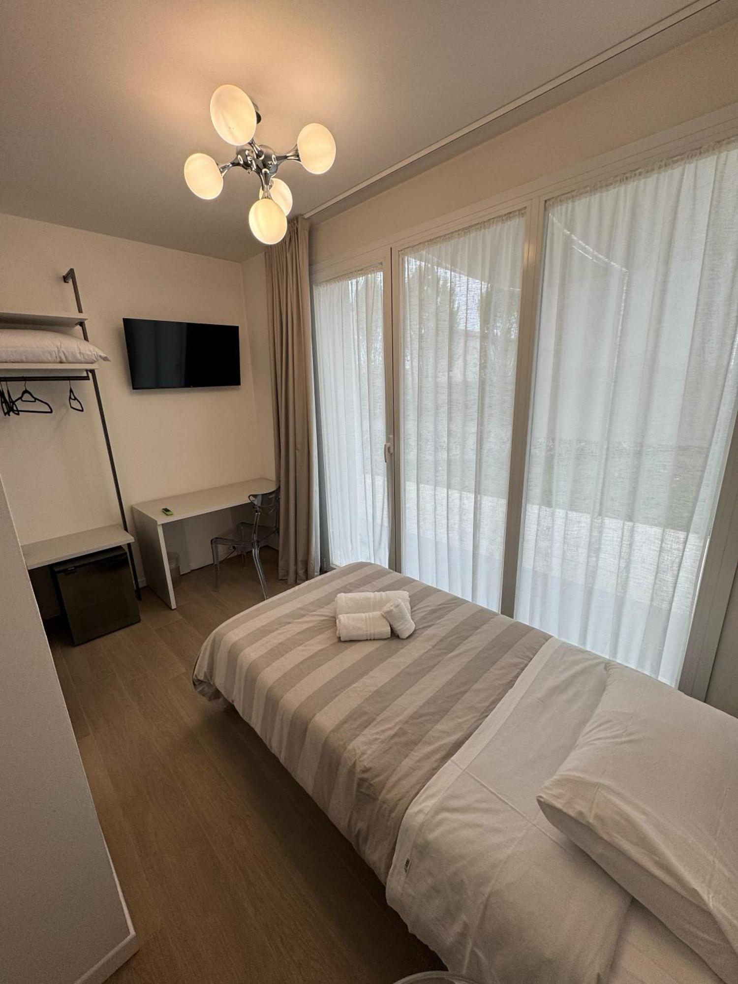 Hotel Villa Mary Santa Maria Di Sala Luaran gambar
